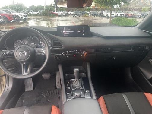 2024 Mazda Mazda3 2.5 Carbon Turbo