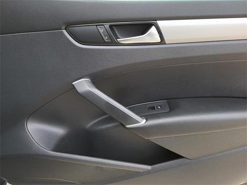 2022 Volkswagen Passat 2.0T SE