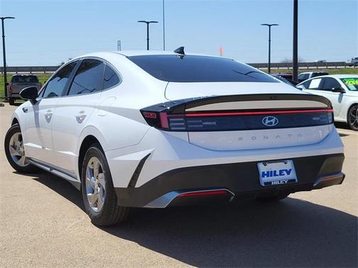 2025 Hyundai SONATA SE