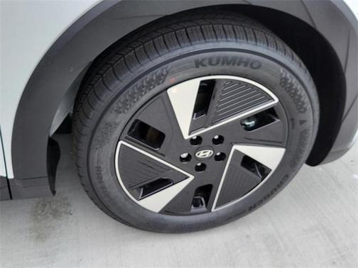 2025 Hyundai IONIQ 5 SE Standard Range