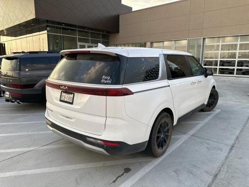 2022 Kia Carnival LX