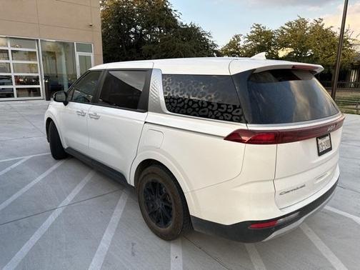 2022 Kia Carnival LX