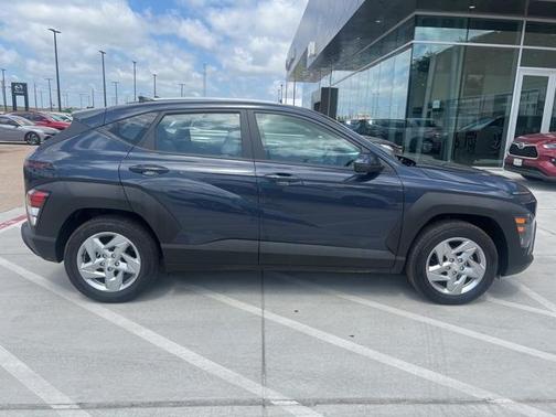 2025 Hyundai KONA SE