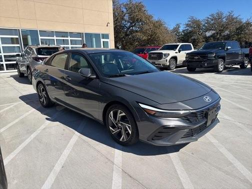 2025 Hyundai ELANTRA Limited