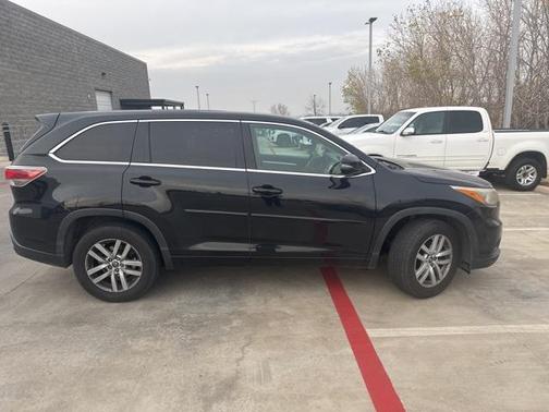 2016 Toyota Highlander LE