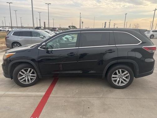 2016 Toyota Highlander LE