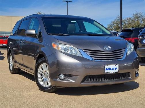2017 Toyota Sienna XLE