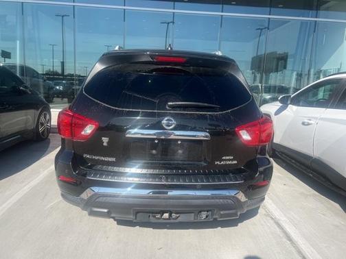 2017 Nissan Pathfinder Platinum