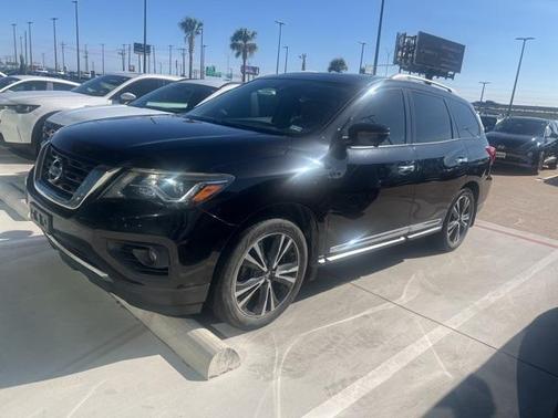 2017 Nissan Pathfinder Platinum