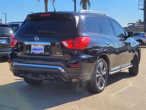 2017 Nissan Pathfinder Platinum