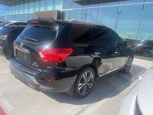 2017 Nissan Pathfinder Platinum