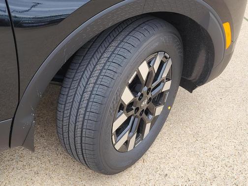 Phantom Black 2026 Hyundai SANTA CRUZ SEL Activity
