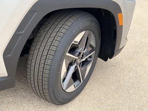 Shimmering Silver 2026 Hyundai TUCSON SEL