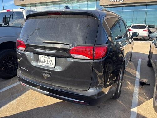 2020 Chrysler Pacifica Touring-L