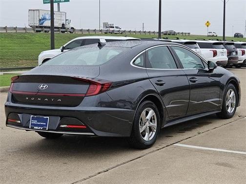 2022 Hyundai SONATA SE