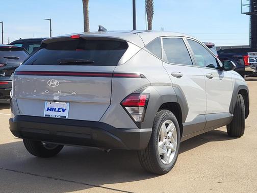 Cyber Gray Metallic 2026 Hyundai KONA SE