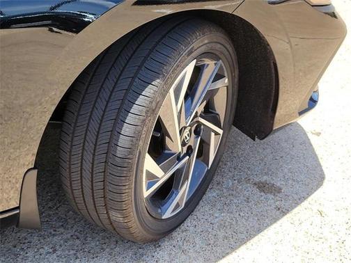 2025 Hyundai ELANTRA HEV SEL Sport