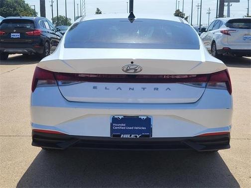 2022 Hyundai ELANTRA SEL