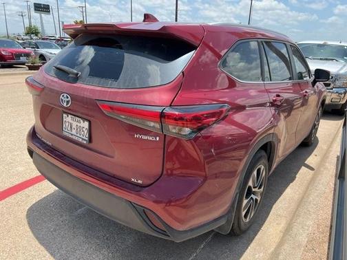 2023 Toyota Highlander Hybrid XLE