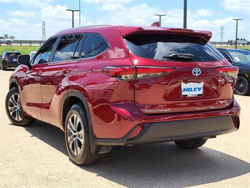 2023 Toyota Highlander Hybrid XLE