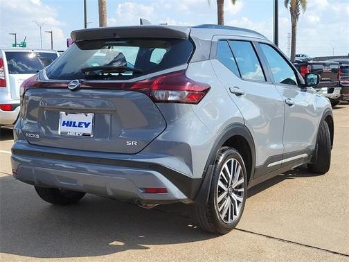 2021 Nissan Kicks SR