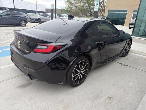 Raven Black 2023 Toyota GR86 Base