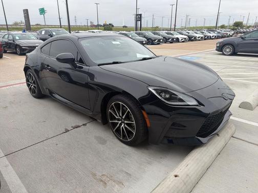 Raven Black 2023 Toyota GR86 Base