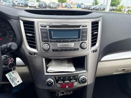 Satin White Pearl 2014 Subaru Outback 2.5i