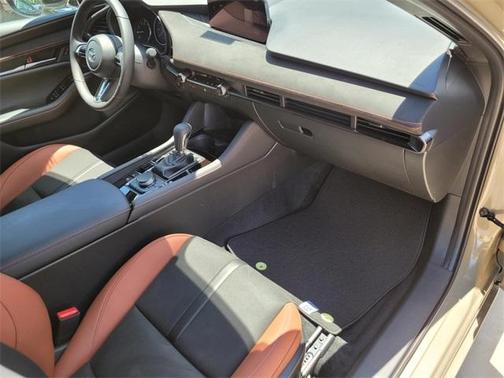 2024 Mazda Mazda3 2.5 Carbon Turbo