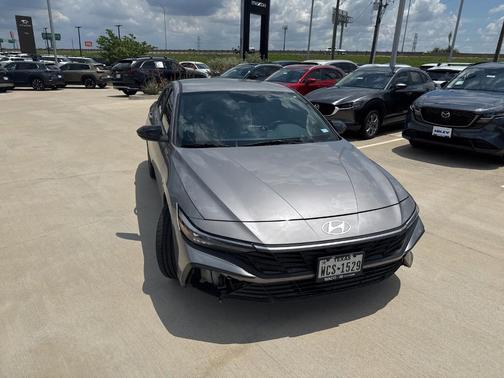 Metal 2025 Hyundai ELANTRA SEL Sport