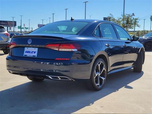 2021 Volkswagen Passat 2.0T R-Line