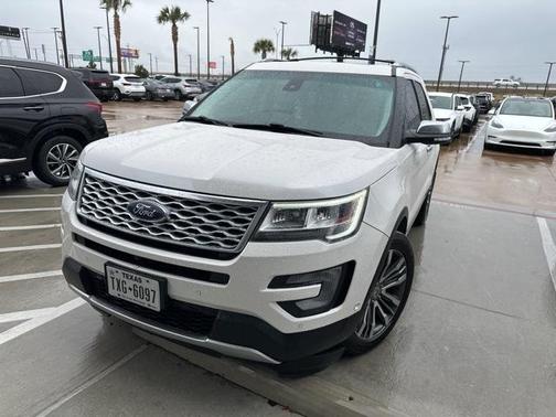 2017 Ford Explorer Platinum