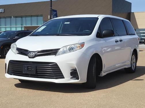 Super White 2020 Toyota Sienna L