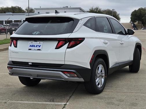 White Pearl 2026 Hyundai TUCSON SE