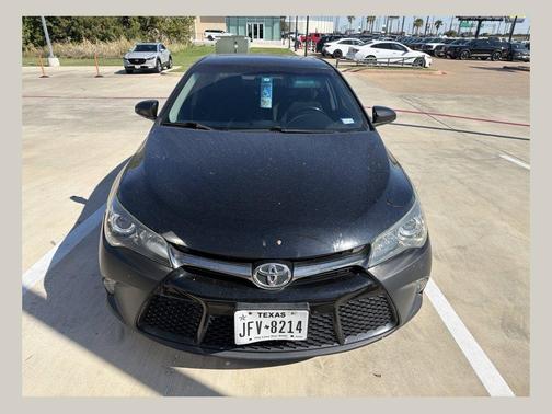 Midnight Black Metallic 2017 Toyota Camry SE