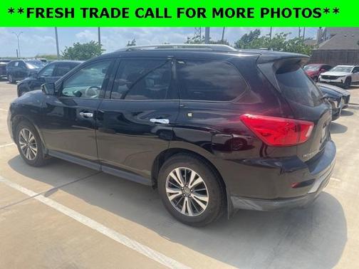 2017 Nissan Pathfinder SV
