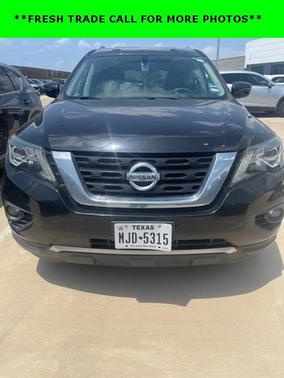 2017 Nissan Pathfinder SV