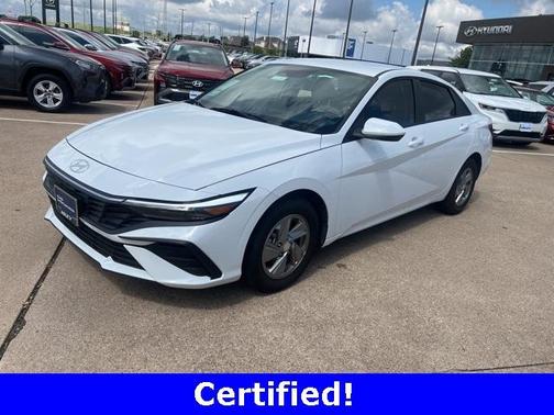 2025 Hyundai ELANTRA SE