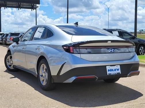 2025 Hyundai SONATA SE