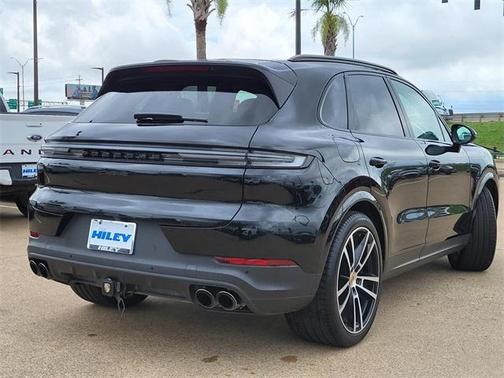 2024 Porsche Cayenne Base