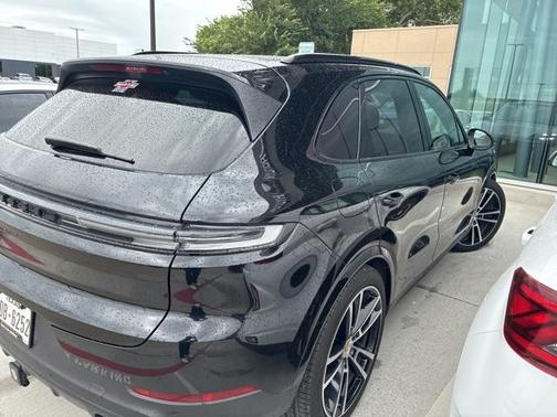 2024 Porsche Cayenne Base