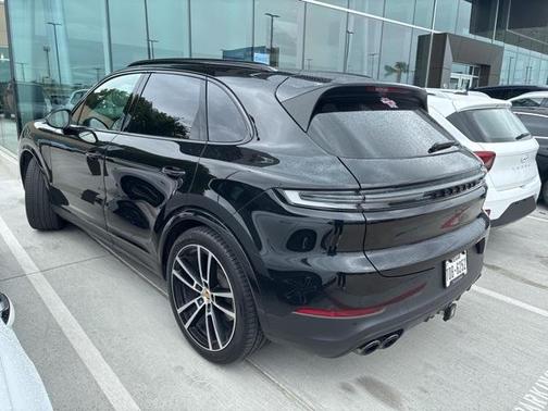 2024 Porsche Cayenne Base