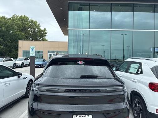 2024 Porsche Cayenne Base