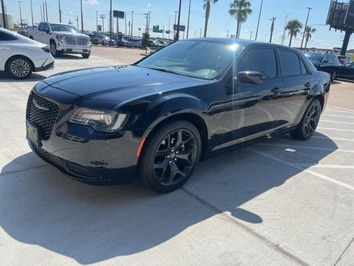 2023 Chrysler 300 Touring