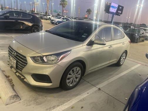 2020 Hyundai Accent SE