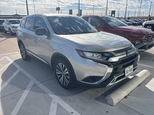 2020 Mitsubishi Outlander ES