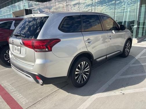 2020 Mitsubishi Outlander ES