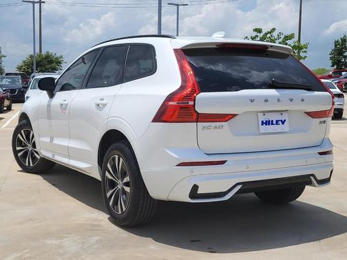 Crystal White 2024 Volvo XC60 B5 Core