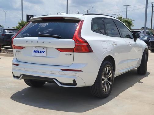 Crystal White 2024 Volvo XC60 B5 Core