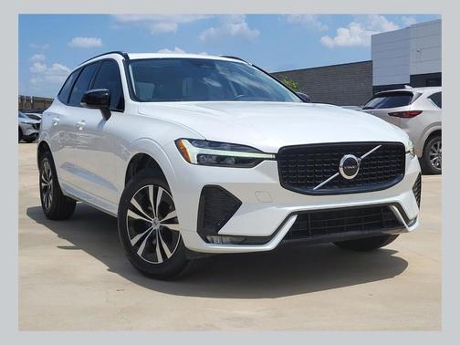 Crystal White 2024 Volvo XC60 B5 Core